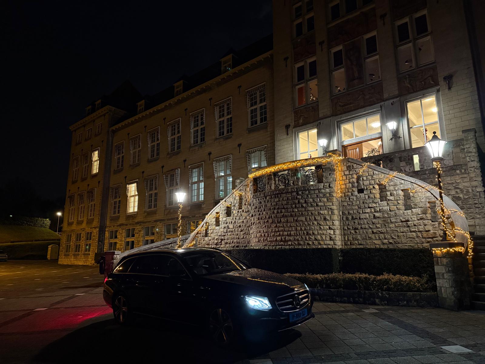 Zwarte Mercedes E-Klasse van Taxi-Privé, uw taxi in Vianen